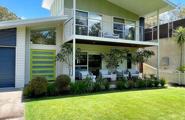 Family friendly Pearly home with pool - your little slice of family paradise!