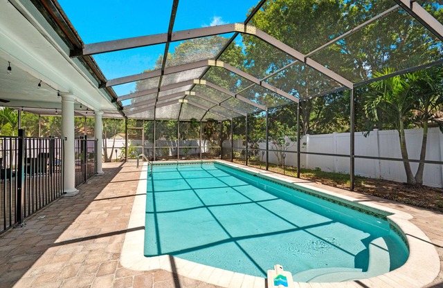 Family Friendly Pool House near Beach