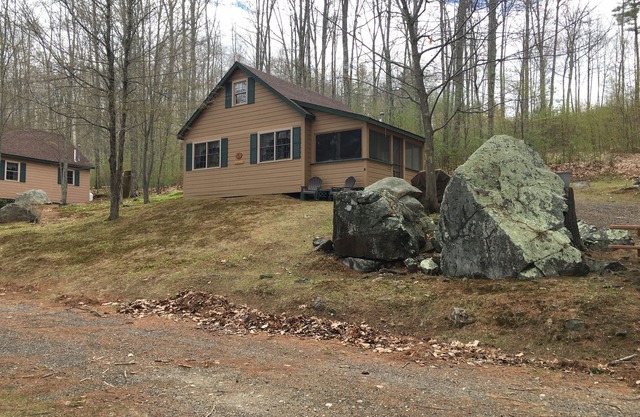 Family Friendly Updated Waterfront Cottage