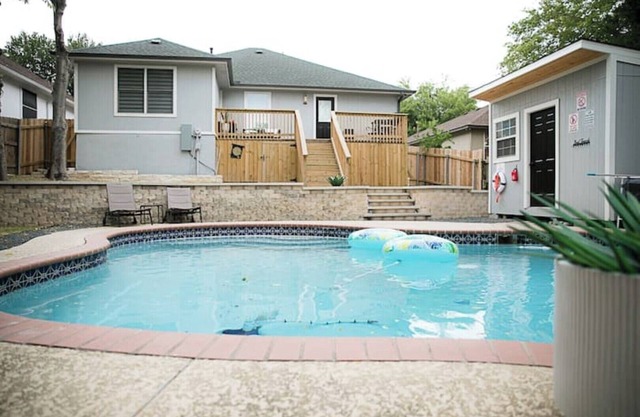 Family Getaway ~Renovated 3BR Home+ Private Pool Close to Airport, DT, & F1