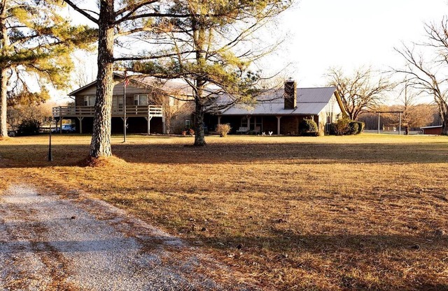 Family Lake Glamping for an Outdoor Adventure in Tupelo, Mississippi