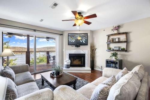 Family Lakefront Oasis - Picture Perfect Retreat