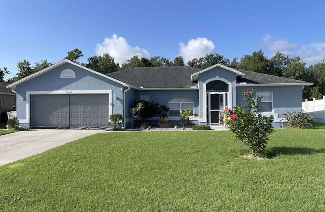 Family Retreat: Poolside Haven in Kissimmee
