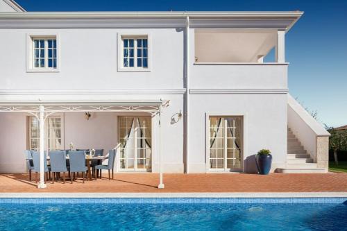 Family villa Azzurra with pool in Porec