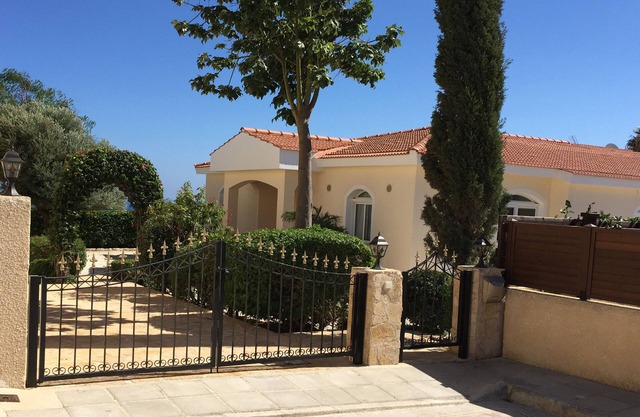 Family Villa with Sea Views & 5×10m Kid-Friendly Pool Heated by Solar Cover