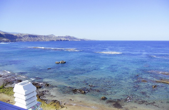 Fantastic front line apartment