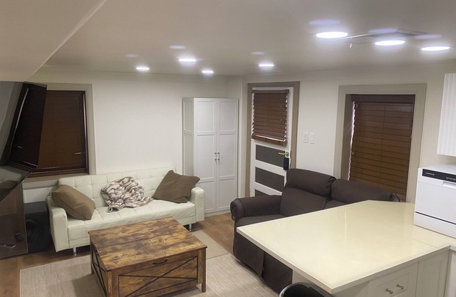 Fancy Mother-in-Law Suite! 1 month minimum.