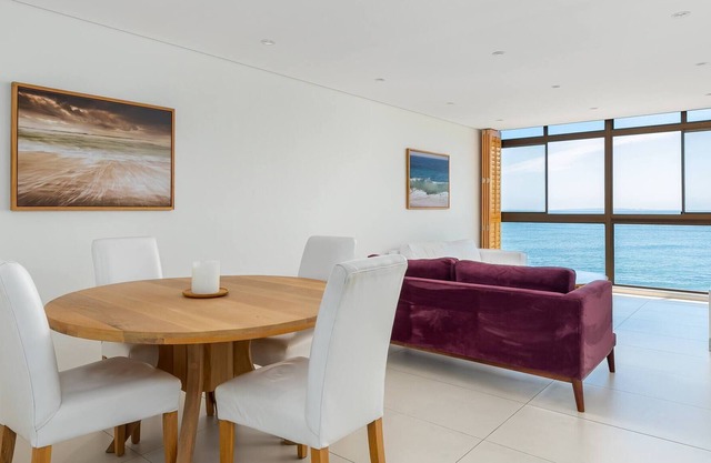Fantastic 2 Bedroom Ocean View Apartment