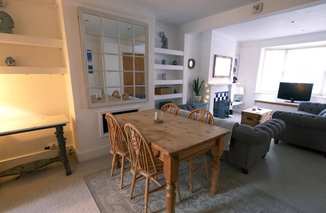 Fantastic 2BD Holiday Cottage West Sussex