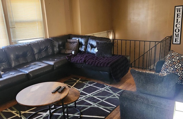 Fantastic 3-bedroom apartment w/WiFi and free parking in Rockville Centre