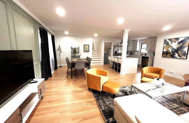 Fantastic: 3 BR/2 BTH - Modern Stylish Home