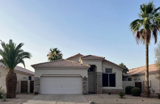 Fantastic! 4-bdr Home with Swimming Pool