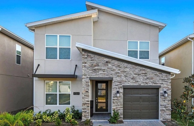 Fantastic 5 BR/5 BA villa with Pool in Storey Lake Sleeping 15