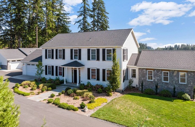 Fantastic Farmland Views, Custom Country Estate, Huge Patio, BBQ, Ping Pong, 15 Miles to Portland