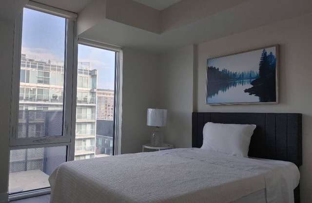 Fantastic one bed plus one den condo near Yorkdale mall and Wilson subway