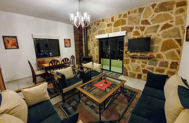 Faraya Vista - Cozy mountain retreat with stunning views for a calm getaway.nn