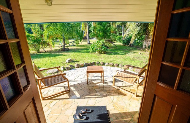 fare opuhi in the garden of eden in paradise