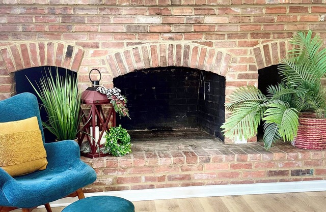 Farm Cottage: The Cutest Retreat – 3-Bedroom Chesapeake Cottage with WiFi & AC!