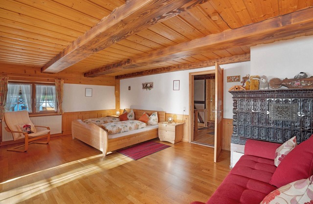 Farmhouse 'Bauernhaus' with Mountain View, Shared Garden and Wi-Fi