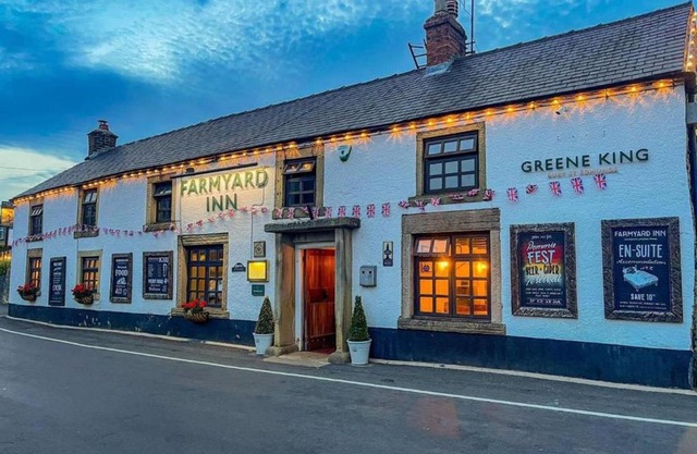 The Farmyard Inn 