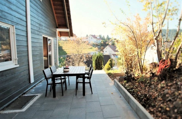 Ferienhaus, 160qm, Kamin und Garten, 5 Schlafzimmer, Max. 12 Personen