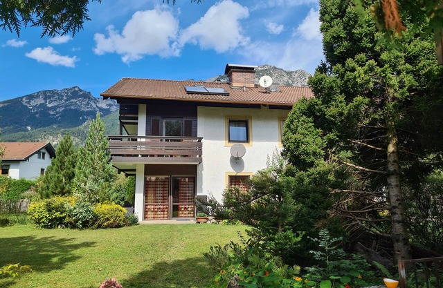 Ferienhaus im Grünen mit Garten, Teich als Startpunkt für Wanderungen