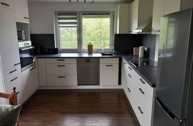 Ferienwohnung am Waldrand mit Balkon und Garten