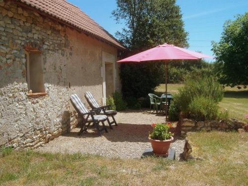 Fermette restaurée à Lurcy-Lévis avec jardin - FR-1-489-580