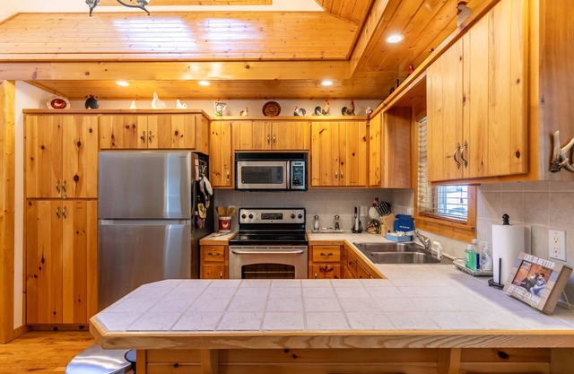 Fern Hollow - river access, privacy, pet friendly