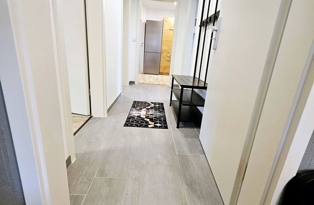 Fewo Pohl Dg3, 65m², 2 Schlafzimmer Max. 8P 4 Doppelbetten, Zentral