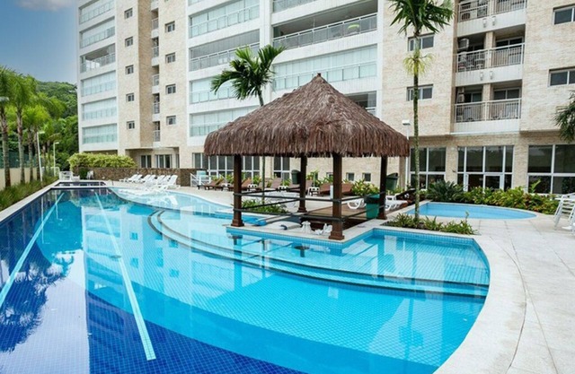 Fine 158m2 apartment 5 m walk from the sea in the best of Enseada. 19 floor beautiful view 3vgs.