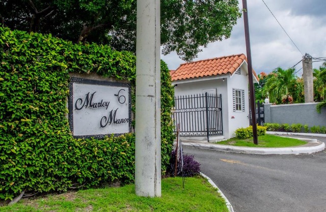 Finest Accommodations Marley Manor Apt 312 Bloc # 3 6 Marley Rd Kingston 6