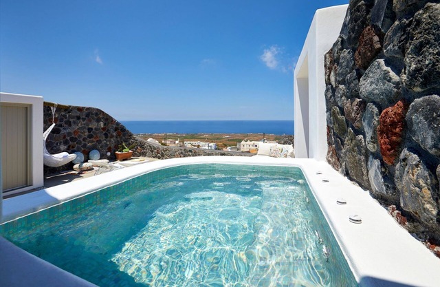 Finikia -Foinikia - Luxury Cave - A Wonderful 2 Bedroom Villa - Hot Tub