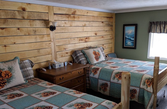 Finley's Riverside Cabins | Cabin # C