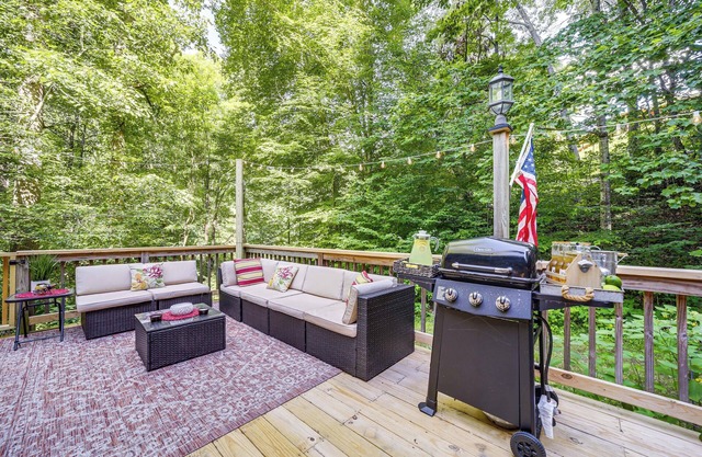 Fire Pit & Mtn Views: North Carolina Abode!