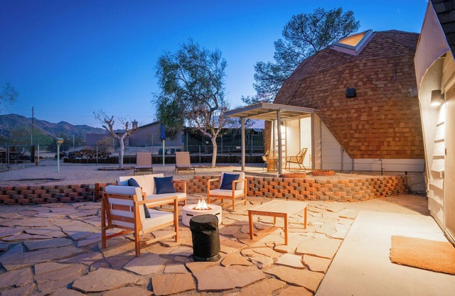 Fire Pit - Spa - Near JTNP - Twin Domes in the Dez