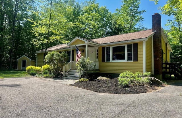 Firefly Cottage with Beach Access!