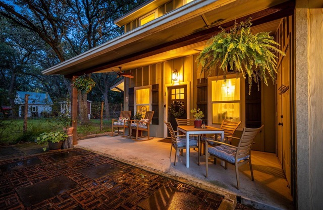 First Floor of River Haven Guest House w/Hot Tub by Gruene!