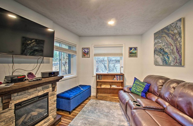 First-Floor Wintergreen Resort Condo w/Balcony