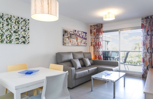 First line/Wifi/Spa/Seaviews/Heated pool/Pets