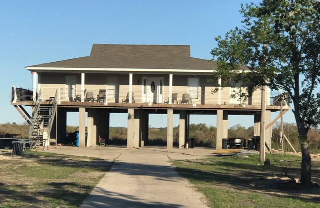 Fishing camp in Reggio LA 5 minutes from hope dale and Delacroix