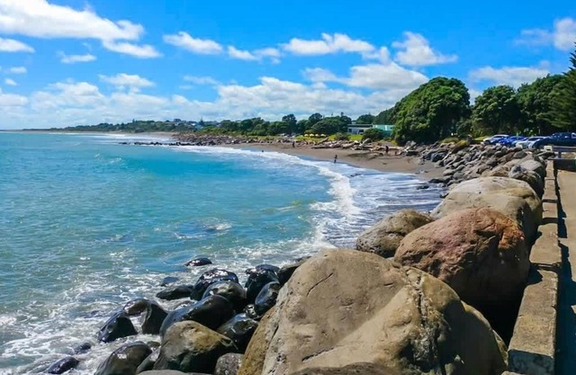Fitzroy Beachfront King Bedroom Apartment