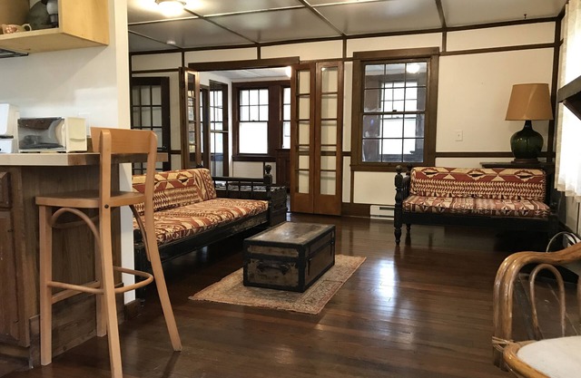 FLASH SKI SALE Idyllic Creekside Getaway with Stunning views