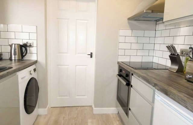 Flat 2 Castle Street Serviced Apartments
