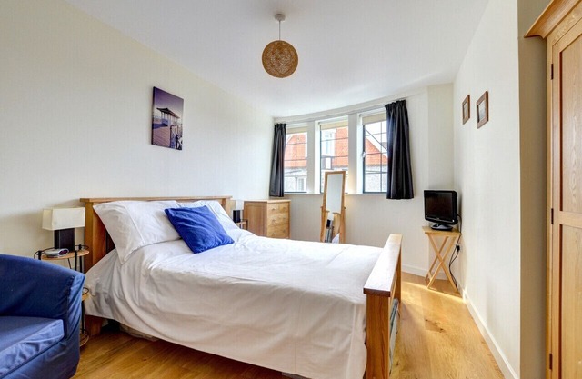 Flat 8 Broadleys - Two Bedroom Apartment, Sleeps 3