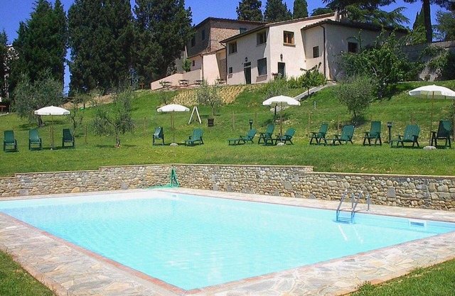 Flat in a winery in Montespertoli, A/C,Wi-Fi, swimming pool,children friendly,Gi