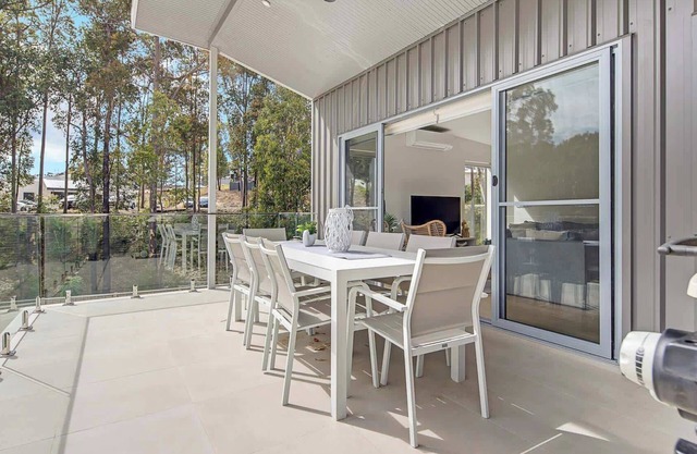 Flat Walk to Beach & Shops, WiFi | Bay Dream