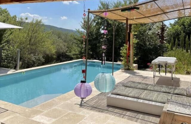 Fleur de Lys Summary: