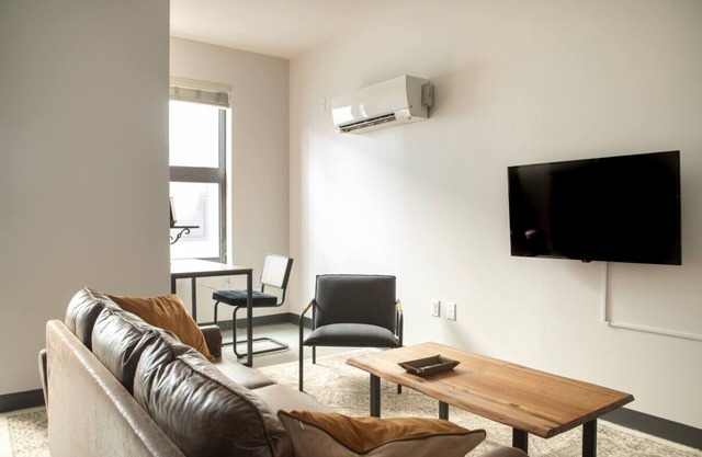 Flexhome Deer District Studio Apt - One Block from Fiserv and Baird