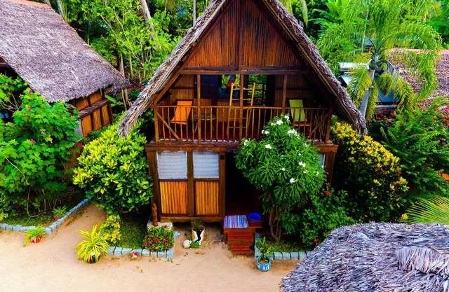 Floraly Komba Hotel